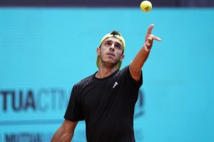 Francisco Cerundolo domine Jakub Mensik en quarts de finale du Masters 1000 de Madrid