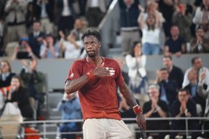 Gaël Monfils enflamme encore Roland-Garros mais s&rsquo;incline en quatre sets face à Jack Draper au deuxième tour