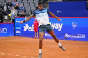 Giovanni Mpetshi Perricard stoppé par Félix Auger-Aliassime en huitièmes de finale à l&rsquo;ATP 500 de Hambourg