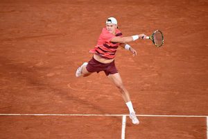 Holger Rune s&rsquo;impose avec autorité face à Emilio Nava au deuxième tour de Roland-Garros