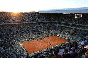 « Il faut mettre des passionnés en bas », peste Leconte contre les loges vides de Roland-Garros