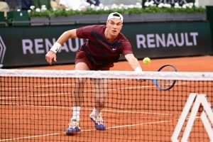 Jack Draper lâche un set mais se qualifie pour le deuxième tour de Roland-Garros