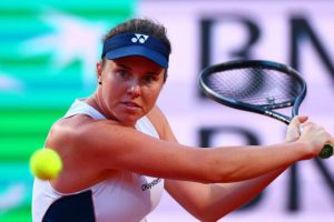 « J&rsquo;espère que vous trouverez un jour de la compassion dans votre coeur » : battue, Linda Noskova réagit aux haters qui ont mentionné sa mère, décédée