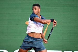 Jordan Thompson met encore Giovanni Mpetshi Perricard au pas à Rome