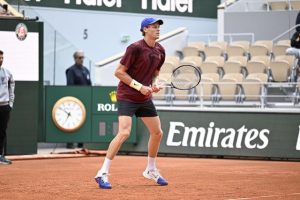 Le programme de Roland-Garros du lundi 26 mai, avec Jannik Sinner et douze Français en lice