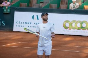 Menaces de mort et palabres incessantes  : Corentin Moutet, 24 heures mouvementées à Aix-en-Provence