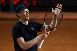 Mis dans les cordes, Jannik Sinner trouve la parade pour sortir Tommy Paul et rallier la finale à Rome