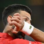 Novak Djokovic, très inquiet après sa victoire au 2e tour : « Malheureusement, il est à l’hôpital. Il a eu un grave problème et a été opéré »