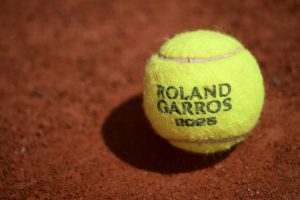 Origine anglaise, fabrication française : d&rsquo;où vient la terre battue de Roland-Garros ?