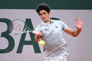 Pierre-Hugues Herbert, qualifié pour le deuxième tour de Roland-Garros grâce à sa victoire contre Benjamin Bonzi