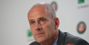 ATP – WTA > Guy Forget sur le forfait de Carlos Alcaraz à Roland-Garros : « J&rsquo;ai envie de dire quelque chose qui ne va pas faire plaisir à certains joueurs, à l&rsquo;ATP ou la WTA, mais les tournois du Grand Chelem, en particulier Roland-Garros, sont plus grands que n&rsquo;importe quel joueur »