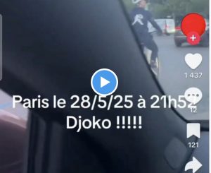 Roland Garros, Insolite > 21h52 : Djokovic en mode touriste s&rsquo;éclate à vélo place de la Concorde