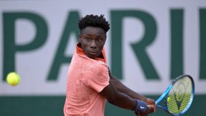 Roland-Garros : Kouamé rattrapé par l’enjeu, Mpetshi Perricard, 16 ans et déjà victorieuse… Destins contrariés pour les (très) jeunes Français