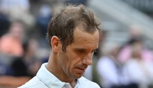 Roland Garros > La grande classe de Richard Gasquet au sujet de la poignée de main expéditive avec Atmane : « Ce n&rsquo;est pas facile pour lui. J&rsquo;espère que ce n&rsquo;est pas grave »