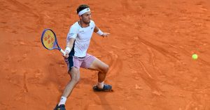 Roland Garros > Première grosse surprise du tournoi avec l&rsquo;élimination d&rsquo;un prétendant au titre