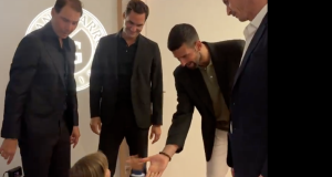 Roland Garros, Vidéos > La scène craquante entre le fils de Nadal, Federer, Djokovic et Murray dans les couloirs du stade