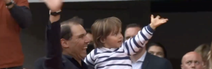 Roland Garros, Vidéos > La sublime sortie de Rafael Nadal avec son fils dans les bras