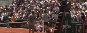 Roland Garros, Vidéos > Le magnifique geste de fair play de Nikoloz Basilashvili face à Geoffrey Blancaneaux