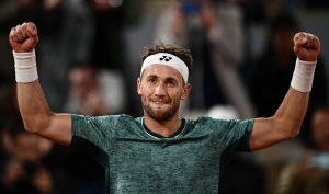 Ruud bat Medvedev pour la première fois et rejoint le dernier carré à Madrid