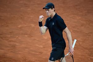 Sinner écarte Cerundolo et se qualifie pour les quarts de finale à Rome