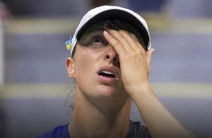 Swiatek balayée par Collins et en plein cauchemar avant Roland-Garros