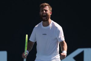 VIDEO. « Un des rares Français à réussir à se mettre un public français à dos » : la maman de Corentin Moutet raconte les coups de colère de son fils