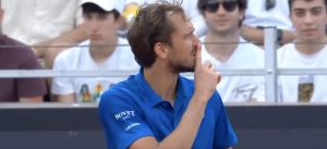 Vidéos, ATP – Rome > Conspué par le public italien, Daniil fait du Medvedev