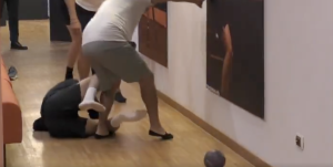 Vidéos, ATP – Rome > Jannik Sinner à terre dans les couloirs avant son match contre Cerundolo