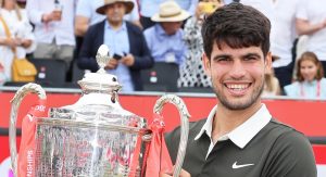 ATP – Queen&rsquo;s > Carlos Alcaraz : « Je ne vais pas dire que j&rsquo;ai gagné ce tournoi grâce à Ibiza, mais ce séjour m&rsquo;a beaucoup aidé à ne plus me sentir comme un joueur de tennis »