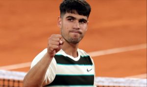 Alcaraz se qualifie pour les quarts de RG après un combat intense face à Shelton