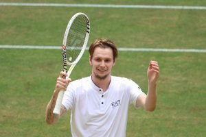 Alexander Bublik rejoint Daniil Medvedev en finale à Halle après sa victoire contre Karen Khachanov
