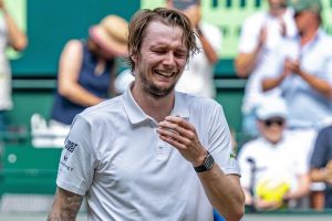 Alexander Bublik, titré à Halle, avoue avoir été proche d&rsquo;arrêter sa carrière après Wimbledon l&rsquo;an dernier