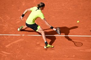 Alexander Zverev passe en huitièmes de finale de Roland-Garros après avoir maîtrisé Flavio Cobolli