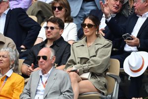 Antoine Dupont, Iris Mittenaere, Natalie Portman… De nombreuses stars en tribunes pour la finale de Roland-Garros