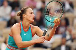 Aryna Sabalenka se défait d&rsquo;Amanda Anisimova et rejoint Qinwen Zheng en quarts de finale de Roland-Garros