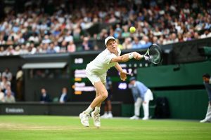Associé à Lorenzo Sonego, Jannik Sinner s&rsquo;incline d&rsquo;entrée en double à Halle pour son retour après Roland-Garros