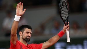 « Ça fait beaucoup de buts pour Paris »: alors qu’il jouait, Djokovic explique avoir suivi le match du PSG grâce… aux cris des supporters