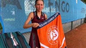 « C’est mon rêve, donc je veux y arriver » : l’expérience d’une jeune joueuse belge à Roland-Garros