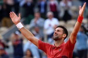 Djokovic, deuxième joueur le plus âgé de l’ère Open à rallier les demi-finales de Roland-Garros
