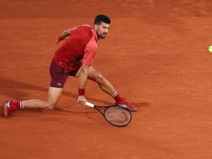 Djokovic qualifié pour la 16e fois consécutive en huitième de finale à Roland-Garros