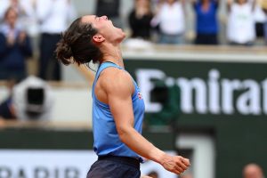 Exploit de Loïs Boisson qui renverse Jessica Pegula et se qualifie pour les quarts de finale de Roland-Garros