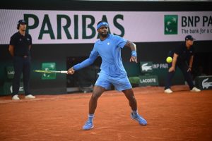 Frances Tiafoe met fin au parcours de Daniel Altmaier et rejoint les quarts de finale de Roland-Garros