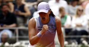 Iga Swiatek qualifiée dans la douleur pour les quarts – rts.ch
