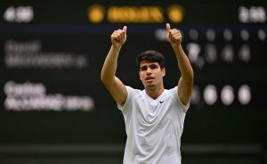 « J’ai eu l’impression que c’était ma première fois à Wimbledon », confie Alcaraz, difficile vainqueur de Fognini au premier tour