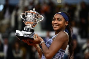 « Je ne sais pas ce que j’ai fait pour mériter l&rsquo;amour du public », le discours de Gauff après son premier triomphe à Roland-Garros