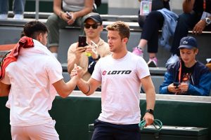« Je ne touche pas un euro » : Enzo Couacaud, qui avait pris un set à Djokovic en 2023 en Australie, est le sparring-partner d&rsquo;Alcaraz à Roland-Garros