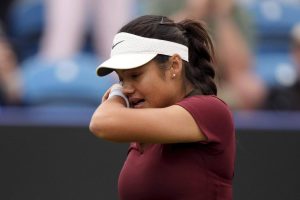 « Je traverse des moments difficiles » : battue en 8es à Eastbourne, Emma Raducanu semble en mauvaise posture avant Wimbledon