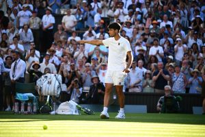 « J&rsquo;étais un peu nerveux au début  » : Carlos Alcaraz revient sur sa victoire difficile contre Fabio Fognini à Wimbledon