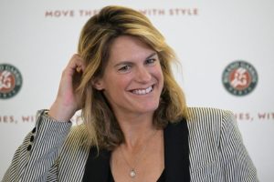 « La question reste ouverte », Mauresmo évoque l’avenir des juges de ligne à Roland-Garros