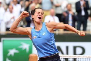 Loïs Boisson est seulement la deuxième joueuse bénéficiaire d&rsquo;une wild-card qualifiée en quarts dans l&rsquo;histoire de Roland-Garros